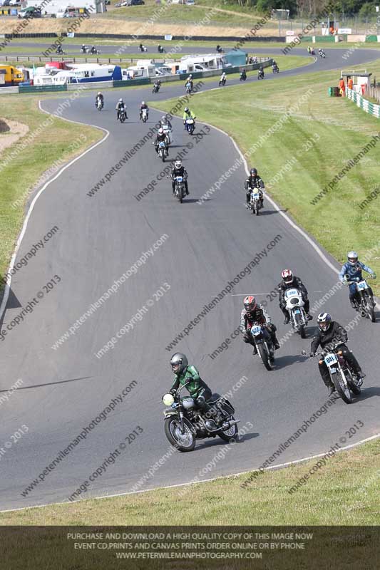 Vintage motorcycle club;eventdigitalimages;mallory park;mallory park trackday photographs;no limits trackdays;peter wileman photography;trackday digital images;trackday photos;vmcc festival 1000 bikes photographs