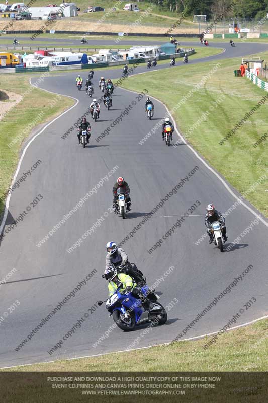 Vintage motorcycle club;eventdigitalimages;mallory park;mallory park trackday photographs;no limits trackdays;peter wileman photography;trackday digital images;trackday photos;vmcc festival 1000 bikes photographs