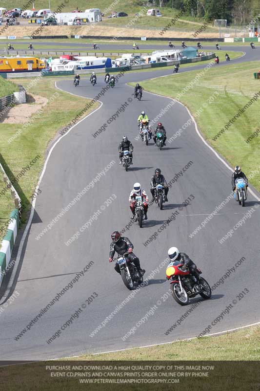 Vintage motorcycle club;eventdigitalimages;mallory park;mallory park trackday photographs;no limits trackdays;peter wileman photography;trackday digital images;trackday photos;vmcc festival 1000 bikes photographs