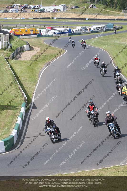 Vintage motorcycle club;eventdigitalimages;mallory park;mallory park trackday photographs;no limits trackdays;peter wileman photography;trackday digital images;trackday photos;vmcc festival 1000 bikes photographs