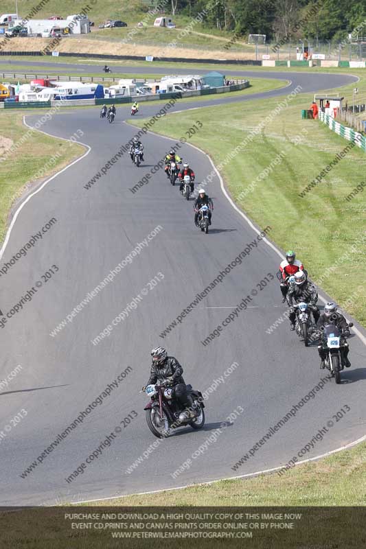 Vintage motorcycle club;eventdigitalimages;mallory park;mallory park trackday photographs;no limits trackdays;peter wileman photography;trackday digital images;trackday photos;vmcc festival 1000 bikes photographs