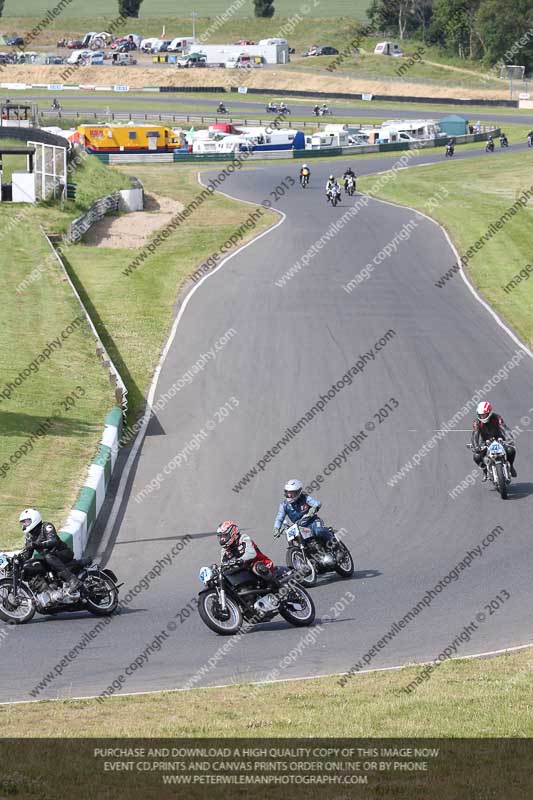 Vintage motorcycle club;eventdigitalimages;mallory park;mallory park trackday photographs;no limits trackdays;peter wileman photography;trackday digital images;trackday photos;vmcc festival 1000 bikes photographs