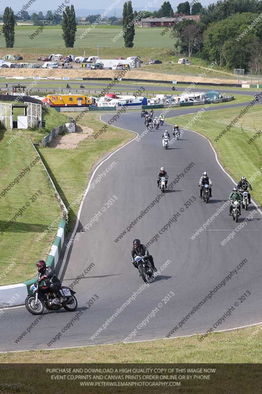 Vintage motorcycle club;eventdigitalimages;mallory park;mallory park trackday photographs;no limits trackdays;peter wileman photography;trackday digital images;trackday photos;vmcc festival 1000 bikes photographs