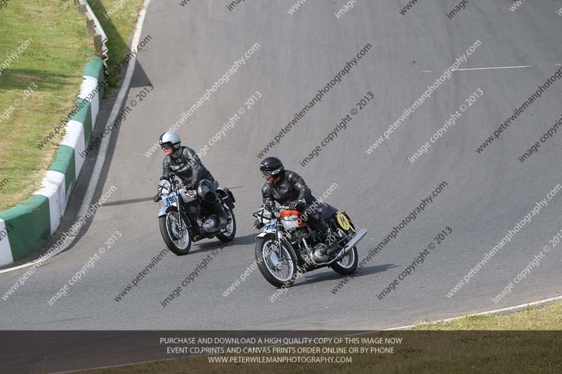 Vintage motorcycle club;eventdigitalimages;mallory park;mallory park trackday photographs;no limits trackdays;peter wileman photography;trackday digital images;trackday photos;vmcc festival 1000 bikes photographs