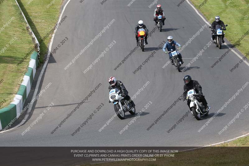 Vintage motorcycle club;eventdigitalimages;mallory park;mallory park trackday photographs;no limits trackdays;peter wileman photography;trackday digital images;trackday photos;vmcc festival 1000 bikes photographs