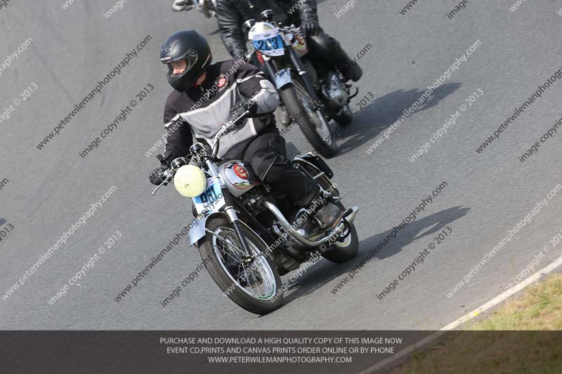 Vintage motorcycle club;eventdigitalimages;mallory park;mallory park trackday photographs;no limits trackdays;peter wileman photography;trackday digital images;trackday photos;vmcc festival 1000 bikes photographs