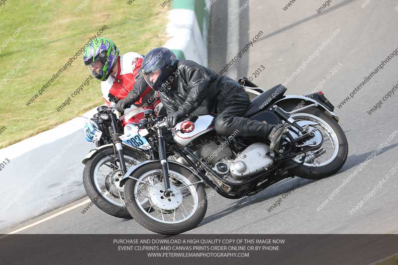 Vintage motorcycle club;eventdigitalimages;mallory park;mallory park trackday photographs;no limits trackdays;peter wileman photography;trackday digital images;trackday photos;vmcc festival 1000 bikes photographs