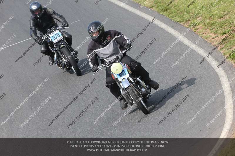 Vintage motorcycle club;eventdigitalimages;mallory park;mallory park trackday photographs;no limits trackdays;peter wileman photography;trackday digital images;trackday photos;vmcc festival 1000 bikes photographs