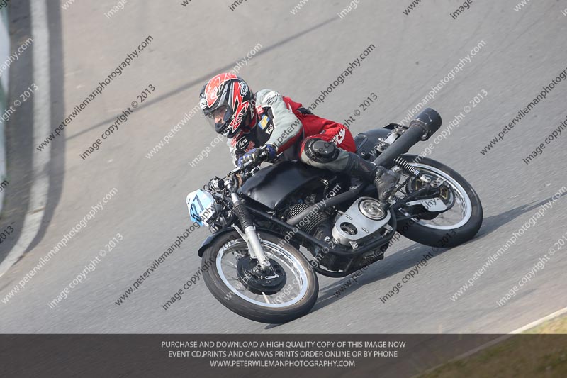 Vintage motorcycle club;eventdigitalimages;mallory park;mallory park trackday photographs;no limits trackdays;peter wileman photography;trackday digital images;trackday photos;vmcc festival 1000 bikes photographs