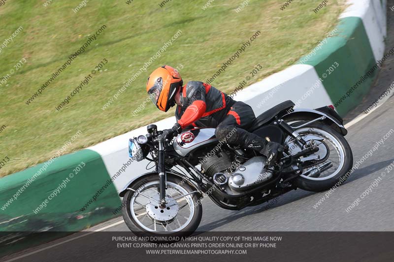 Vintage motorcycle club;eventdigitalimages;mallory park;mallory park trackday photographs;no limits trackdays;peter wileman photography;trackday digital images;trackday photos;vmcc festival 1000 bikes photographs