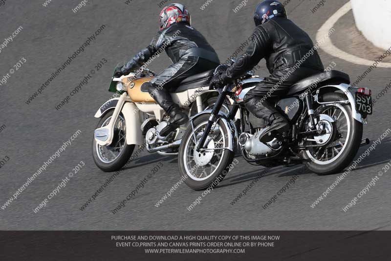 Vintage motorcycle club;eventdigitalimages;mallory park;mallory park trackday photographs;no limits trackdays;peter wileman photography;trackday digital images;trackday photos;vmcc festival 1000 bikes photographs