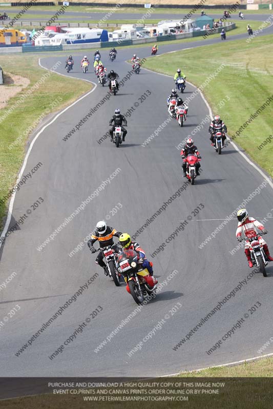 Vintage motorcycle club;eventdigitalimages;mallory park;mallory park trackday photographs;no limits trackdays;peter wileman photography;trackday digital images;trackday photos;vmcc festival 1000 bikes photographs