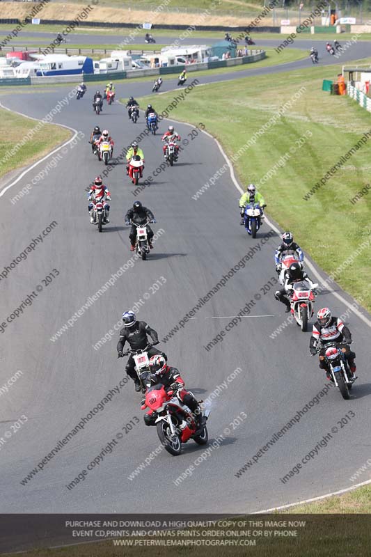 Vintage motorcycle club;eventdigitalimages;mallory park;mallory park trackday photographs;no limits trackdays;peter wileman photography;trackday digital images;trackday photos;vmcc festival 1000 bikes photographs