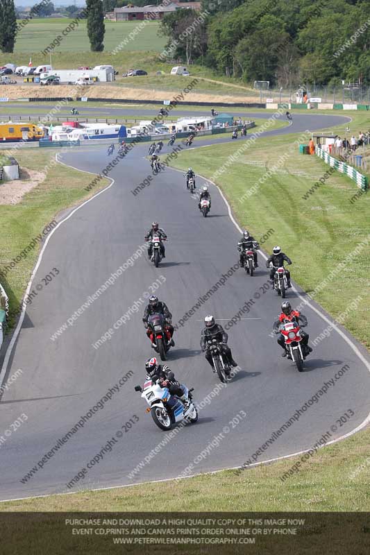 Vintage motorcycle club;eventdigitalimages;mallory park;mallory park trackday photographs;no limits trackdays;peter wileman photography;trackday digital images;trackday photos;vmcc festival 1000 bikes photographs