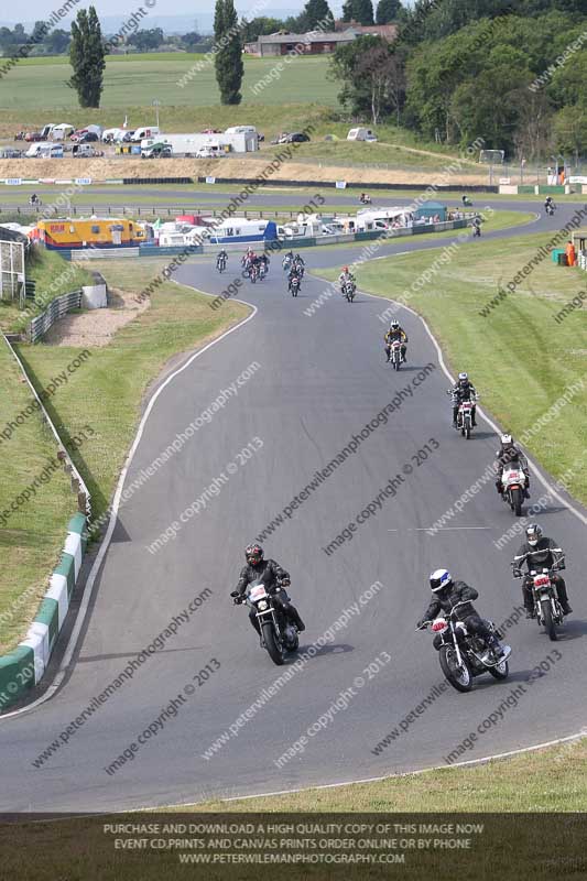 Vintage motorcycle club;eventdigitalimages;mallory park;mallory park trackday photographs;no limits trackdays;peter wileman photography;trackday digital images;trackday photos;vmcc festival 1000 bikes photographs