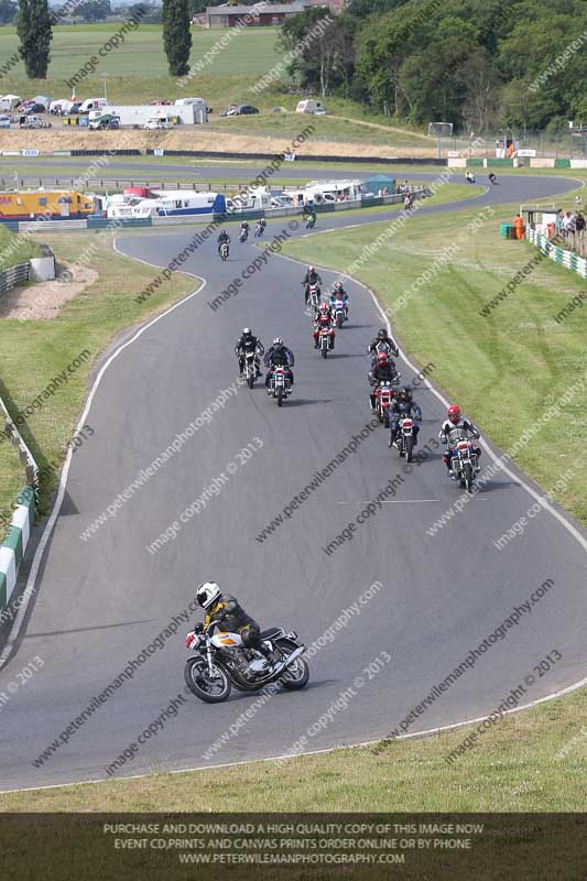 Vintage motorcycle club;eventdigitalimages;mallory park;mallory park trackday photographs;no limits trackdays;peter wileman photography;trackday digital images;trackday photos;vmcc festival 1000 bikes photographs