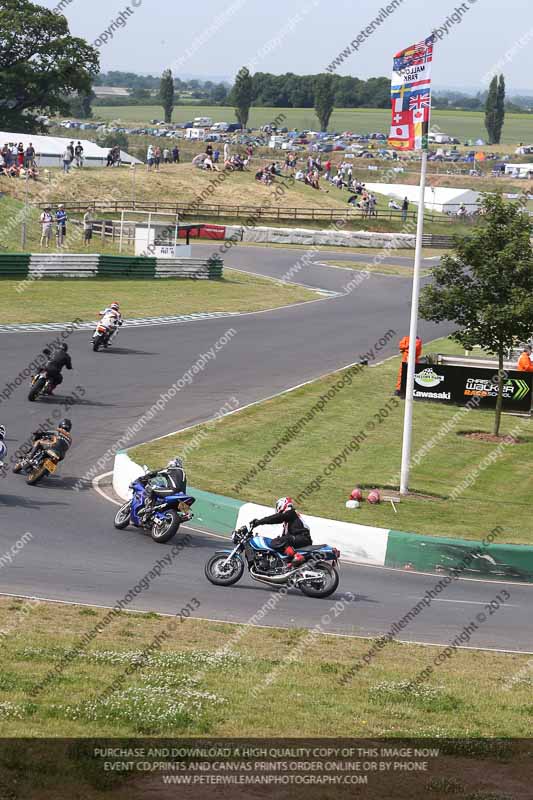 Vintage motorcycle club;eventdigitalimages;mallory park;mallory park trackday photographs;no limits trackdays;peter wileman photography;trackday digital images;trackday photos;vmcc festival 1000 bikes photographs