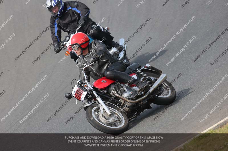 Vintage motorcycle club;eventdigitalimages;mallory park;mallory park trackday photographs;no limits trackdays;peter wileman photography;trackday digital images;trackday photos;vmcc festival 1000 bikes photographs