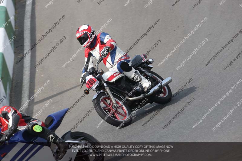 Vintage motorcycle club;eventdigitalimages;mallory park;mallory park trackday photographs;no limits trackdays;peter wileman photography;trackday digital images;trackday photos;vmcc festival 1000 bikes photographs