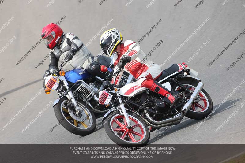 Vintage motorcycle club;eventdigitalimages;mallory park;mallory park trackday photographs;no limits trackdays;peter wileman photography;trackday digital images;trackday photos;vmcc festival 1000 bikes photographs