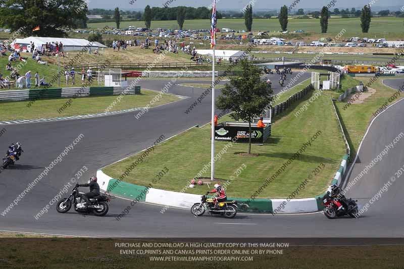 Vintage motorcycle club;eventdigitalimages;mallory park;mallory park trackday photographs;no limits trackdays;peter wileman photography;trackday digital images;trackday photos;vmcc festival 1000 bikes photographs