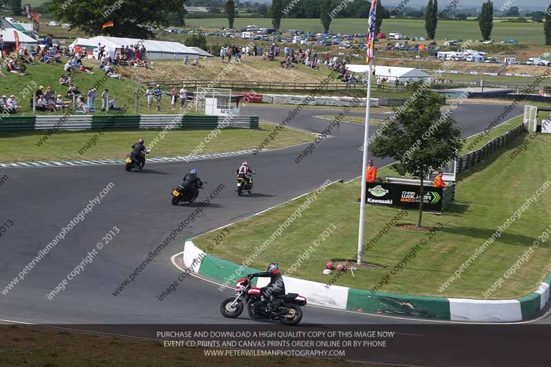 Vintage motorcycle club;eventdigitalimages;mallory park;mallory park trackday photographs;no limits trackdays;peter wileman photography;trackday digital images;trackday photos;vmcc festival 1000 bikes photographs