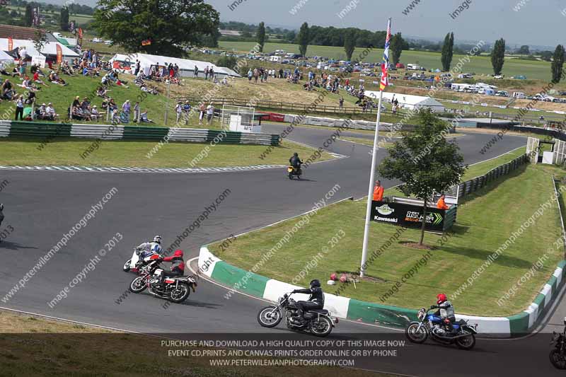 Vintage motorcycle club;eventdigitalimages;mallory park;mallory park trackday photographs;no limits trackdays;peter wileman photography;trackday digital images;trackday photos;vmcc festival 1000 bikes photographs