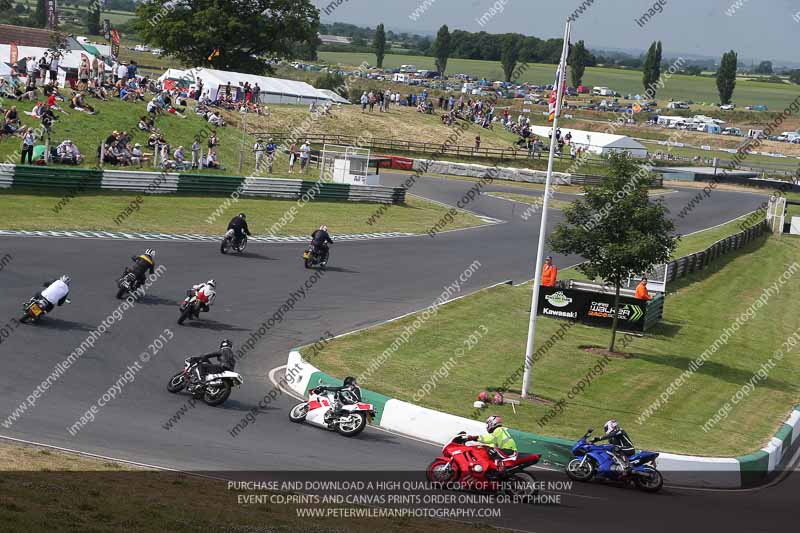 Vintage motorcycle club;eventdigitalimages;mallory park;mallory park trackday photographs;no limits trackdays;peter wileman photography;trackday digital images;trackday photos;vmcc festival 1000 bikes photographs