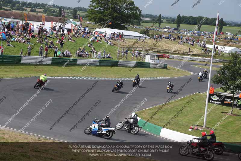 Vintage motorcycle club;eventdigitalimages;mallory park;mallory park trackday photographs;no limits trackdays;peter wileman photography;trackday digital images;trackday photos;vmcc festival 1000 bikes photographs