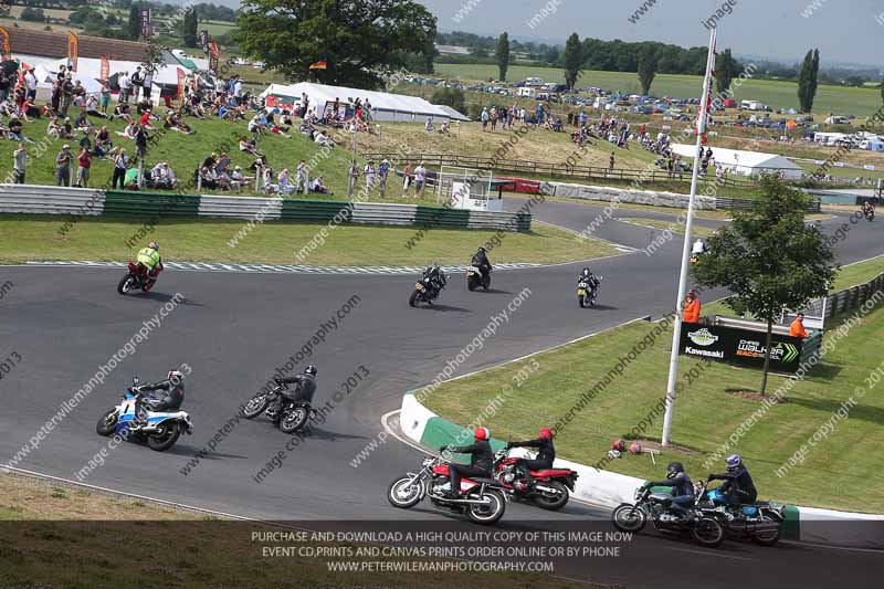 Vintage motorcycle club;eventdigitalimages;mallory park;mallory park trackday photographs;no limits trackdays;peter wileman photography;trackday digital images;trackday photos;vmcc festival 1000 bikes photographs