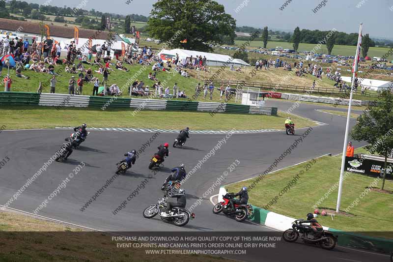 Vintage motorcycle club;eventdigitalimages;mallory park;mallory park trackday photographs;no limits trackdays;peter wileman photography;trackday digital images;trackday photos;vmcc festival 1000 bikes photographs