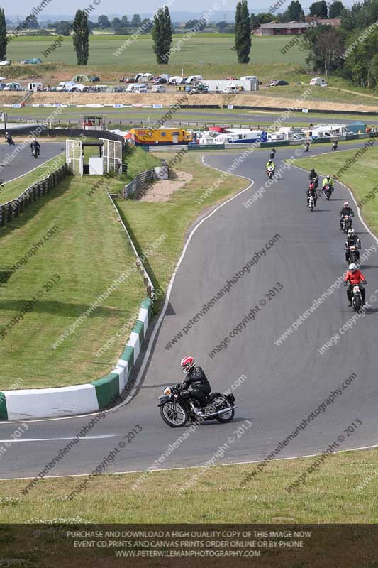 Vintage motorcycle club;eventdigitalimages;mallory park;mallory park trackday photographs;no limits trackdays;peter wileman photography;trackday digital images;trackday photos;vmcc festival 1000 bikes photographs