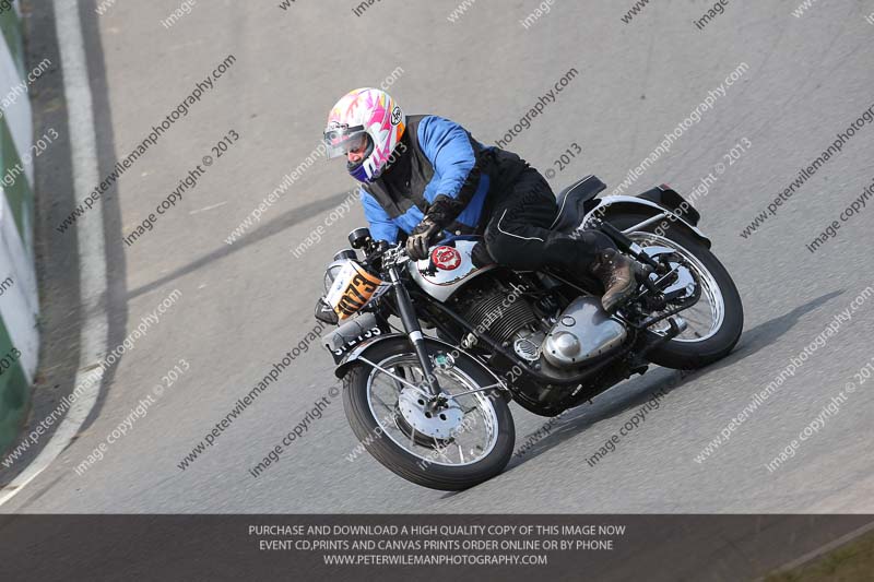 Vintage motorcycle club;eventdigitalimages;mallory park;mallory park trackday photographs;no limits trackdays;peter wileman photography;trackday digital images;trackday photos;vmcc festival 1000 bikes photographs