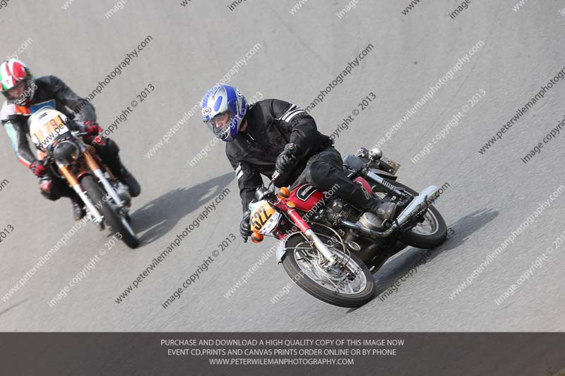 Vintage motorcycle club;eventdigitalimages;mallory park;mallory park trackday photographs;no limits trackdays;peter wileman photography;trackday digital images;trackday photos;vmcc festival 1000 bikes photographs