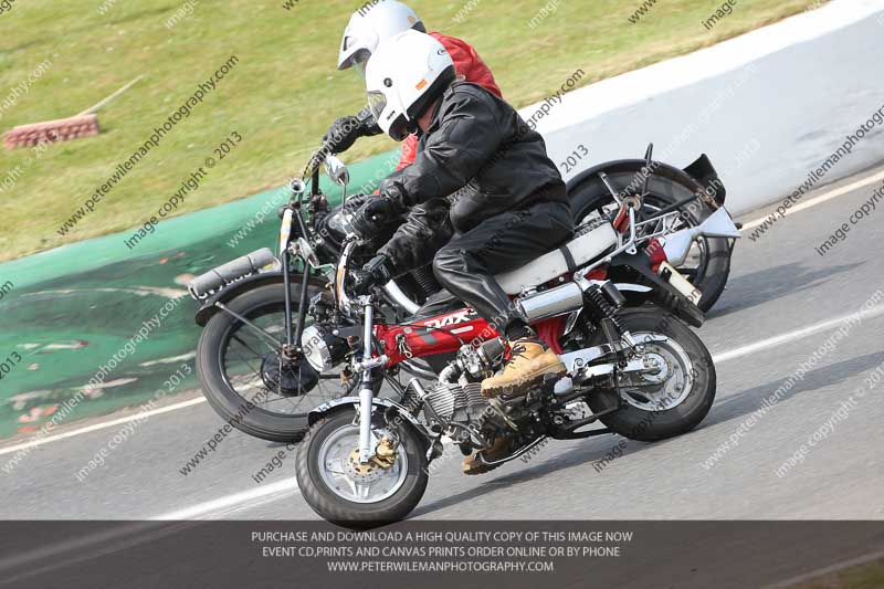 Vintage motorcycle club;eventdigitalimages;mallory park;mallory park trackday photographs;no limits trackdays;peter wileman photography;trackday digital images;trackday photos;vmcc festival 1000 bikes photographs