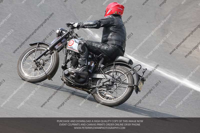 Vintage motorcycle club;eventdigitalimages;mallory park;mallory park trackday photographs;no limits trackdays;peter wileman photography;trackday digital images;trackday photos;vmcc festival 1000 bikes photographs