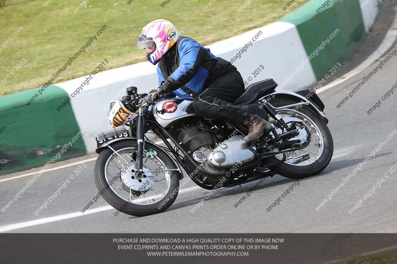 Vintage motorcycle club;eventdigitalimages;mallory park;mallory park trackday photographs;no limits trackdays;peter wileman photography;trackday digital images;trackday photos;vmcc festival 1000 bikes photographs