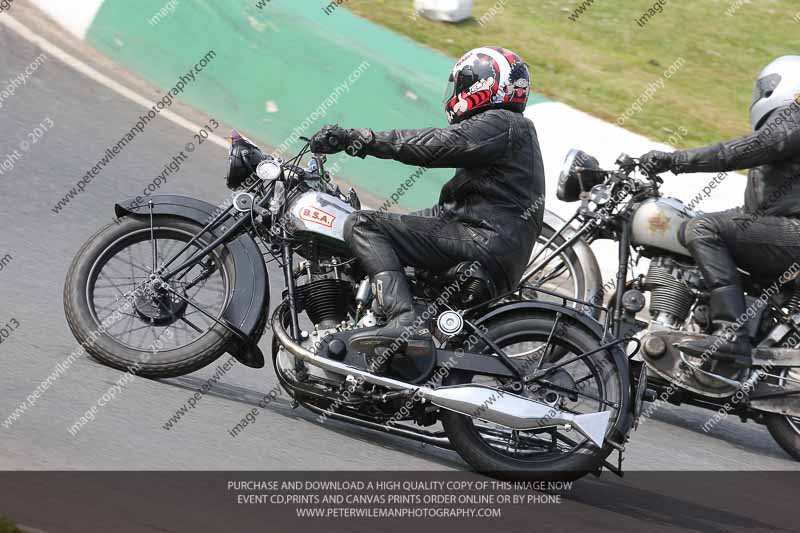 Vintage motorcycle club;eventdigitalimages;mallory park;mallory park trackday photographs;no limits trackdays;peter wileman photography;trackday digital images;trackday photos;vmcc festival 1000 bikes photographs