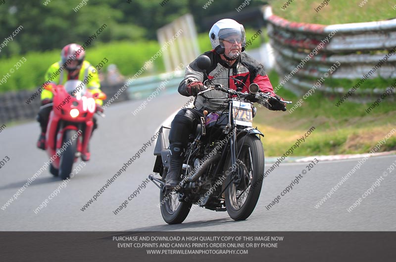 Vintage motorcycle club;eventdigitalimages;mallory park;mallory park trackday photographs;no limits trackdays;peter wileman photography;trackday digital images;trackday photos;vmcc festival 1000 bikes photographs