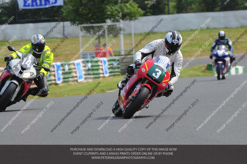 Vintage motorcycle club;eventdigitalimages;mallory park;mallory park trackday photographs;no limits trackdays;peter wileman photography;trackday digital images;trackday photos;vmcc festival 1000 bikes photographs