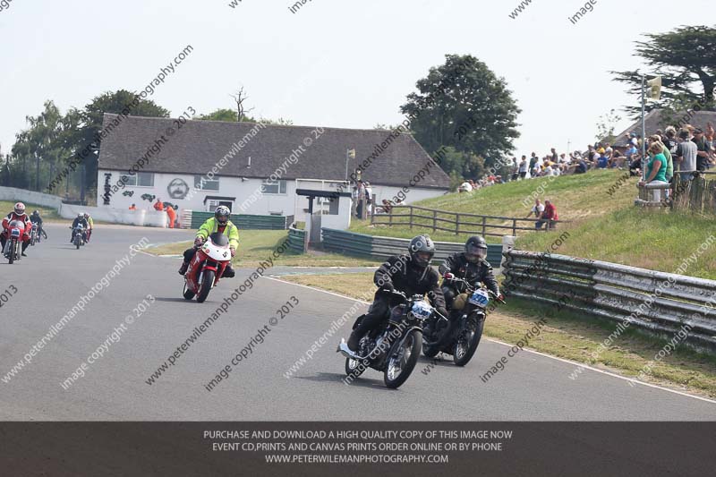 Vintage motorcycle club;eventdigitalimages;mallory park;mallory park trackday photographs;no limits trackdays;peter wileman photography;trackday digital images;trackday photos;vmcc festival 1000 bikes photographs