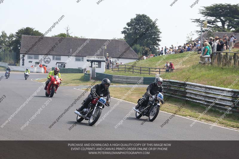 Vintage motorcycle club;eventdigitalimages;mallory park;mallory park trackday photographs;no limits trackdays;peter wileman photography;trackday digital images;trackday photos;vmcc festival 1000 bikes photographs