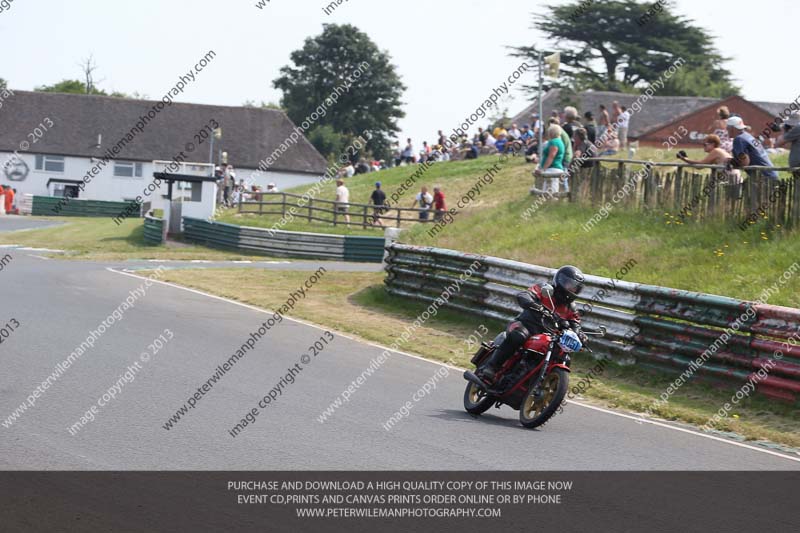 Vintage motorcycle club;eventdigitalimages;mallory park;mallory park trackday photographs;no limits trackdays;peter wileman photography;trackday digital images;trackday photos;vmcc festival 1000 bikes photographs