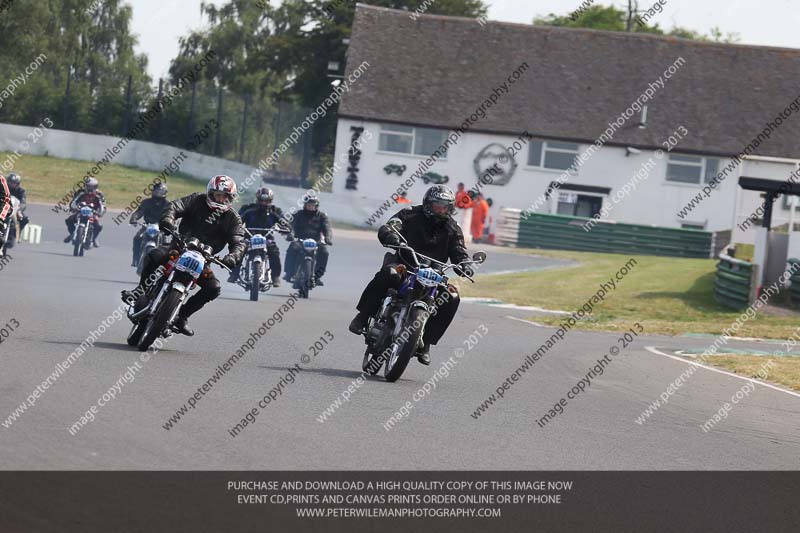 Vintage motorcycle club;eventdigitalimages;mallory park;mallory park trackday photographs;no limits trackdays;peter wileman photography;trackday digital images;trackday photos;vmcc festival 1000 bikes photographs