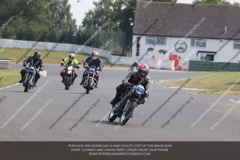 Vintage motorcycle club;eventdigitalimages;mallory park;mallory park trackday photographs;no limits trackdays;peter wileman photography;trackday digital images;trackday photos;vmcc festival 1000 bikes photographs