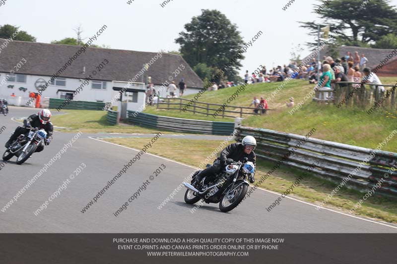 Vintage motorcycle club;eventdigitalimages;mallory park;mallory park trackday photographs;no limits trackdays;peter wileman photography;trackday digital images;trackday photos;vmcc festival 1000 bikes photographs