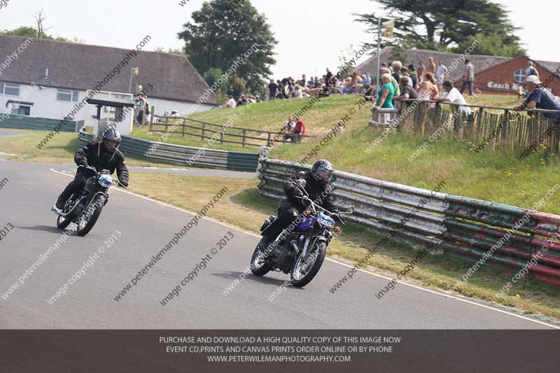 Vintage motorcycle club;eventdigitalimages;mallory park;mallory park trackday photographs;no limits trackdays;peter wileman photography;trackday digital images;trackday photos;vmcc festival 1000 bikes photographs