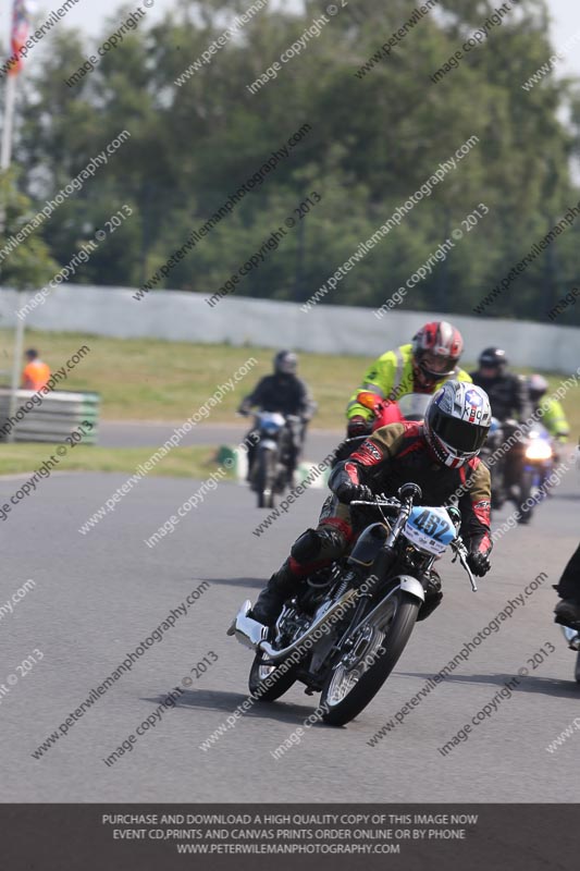 Vintage motorcycle club;eventdigitalimages;mallory park;mallory park trackday photographs;no limits trackdays;peter wileman photography;trackday digital images;trackday photos;vmcc festival 1000 bikes photographs