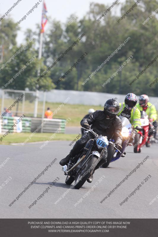 Vintage motorcycle club;eventdigitalimages;mallory park;mallory park trackday photographs;no limits trackdays;peter wileman photography;trackday digital images;trackday photos;vmcc festival 1000 bikes photographs