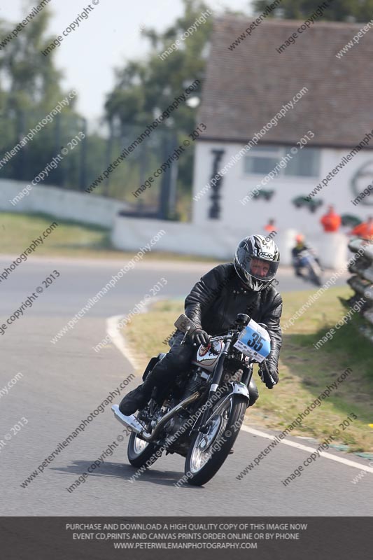 Vintage motorcycle club;eventdigitalimages;mallory park;mallory park trackday photographs;no limits trackdays;peter wileman photography;trackday digital images;trackday photos;vmcc festival 1000 bikes photographs